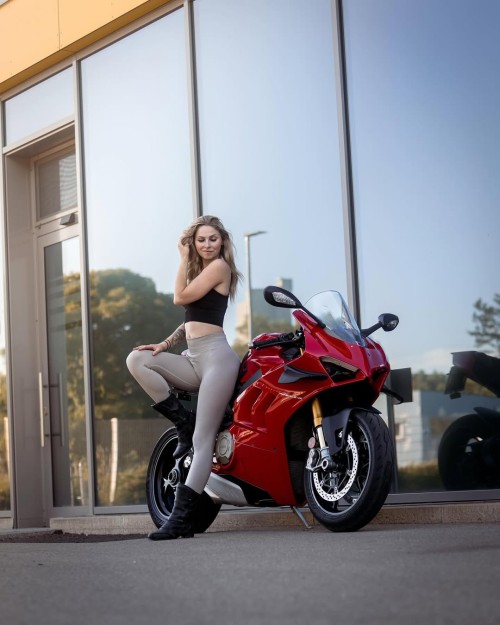 GG.bikergirls421@kim. .pf,27 • GER 🇩🇪