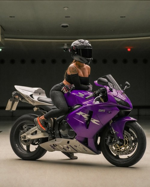 GG.bikergirls423@maximomotospain@ainoadzz