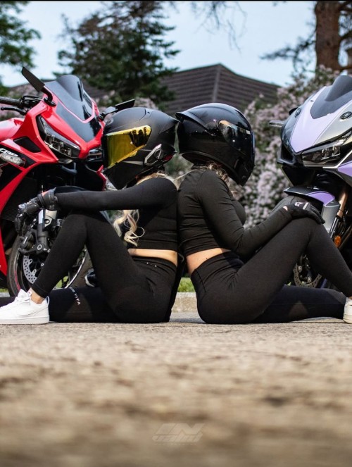 GG.bikergirls424In photo @foxyandfirecracker + @cbr.m.ka