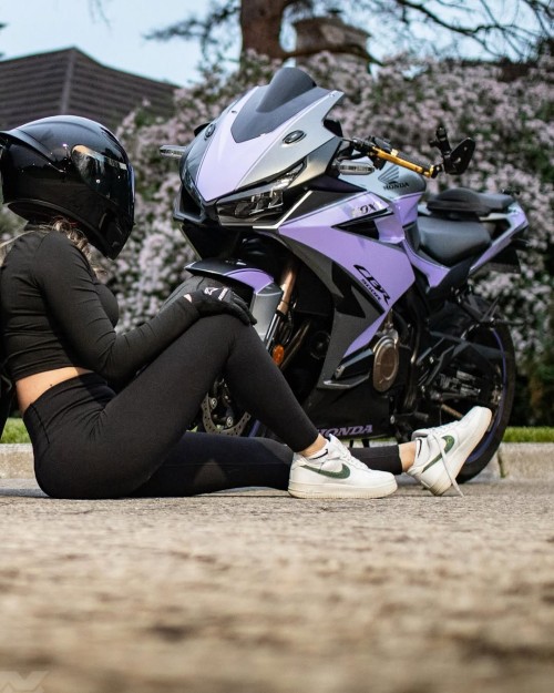 GG.bikergirls424In photo @foxyandfirecracker @cbr.m.ka