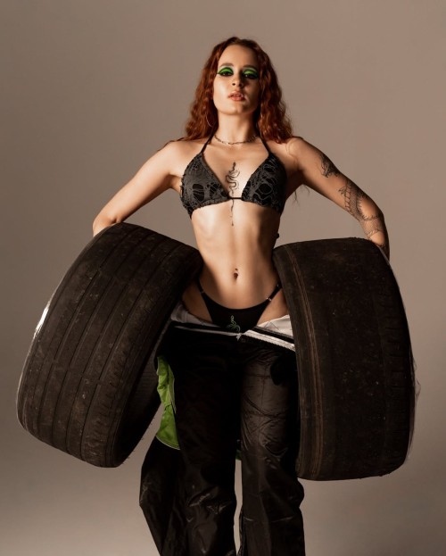 587221584 18514443313070454 6432823464017423275 @queen.zlo black anaconda