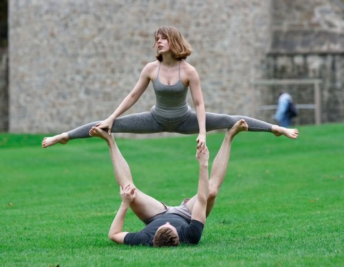leginassrt483acroyoga @xoxo freddie