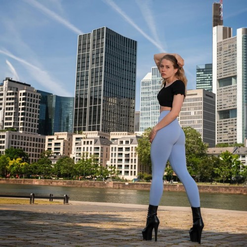 leginassrt484@phiele01 📸 @brodlicht