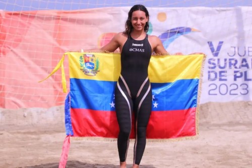swim.fins310♣@ adriaross 🇻🇪🇨🇴 🧜🏻 ♀️ Finswimmer