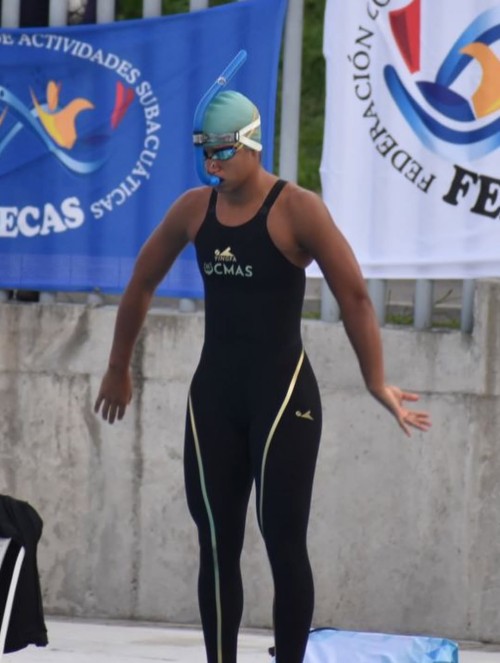 swim.fins310♣@ adriaross 🇻🇪 🧜🏻 ♀️ Finswimmer